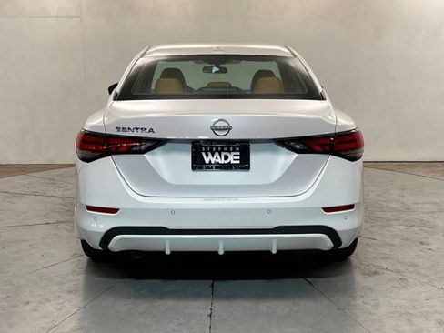 Used 2025 Nissan Sentra SV w/ SV Premium Package image 4