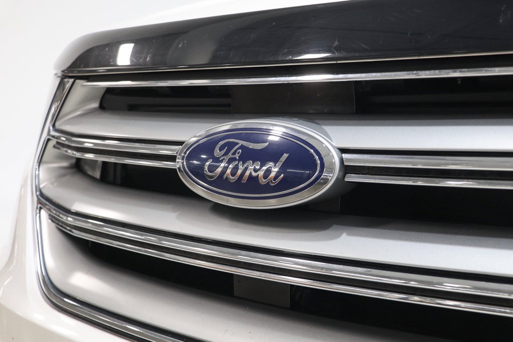 Used 2018 Ford Edge Titanium w/ Canadian Touring Package AWD/4WD image 12