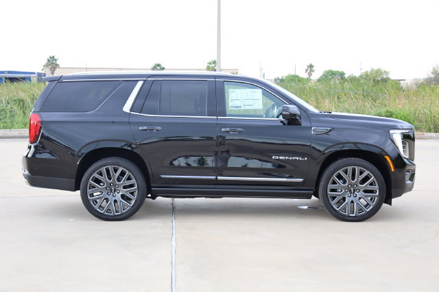 New 2026 GMC Yukon Denali Ultimate w/ LPO, Floor Liner Package AWD/4WD image 8