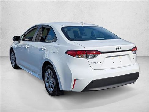 Used 2025 Toyota Corolla LE image 8