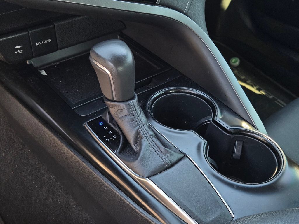 Used 2019 Toyota Camry SE FWD image 27