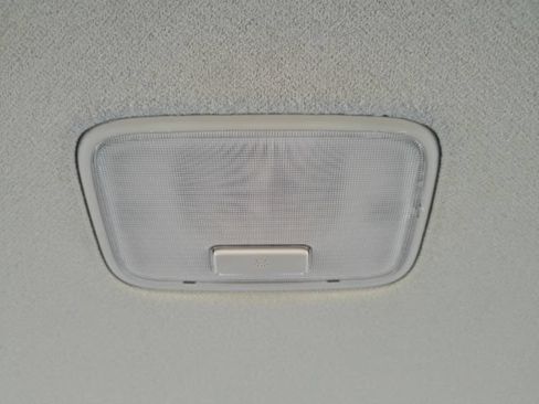 Used 2023 Hyundai Venue SE FWD image 28