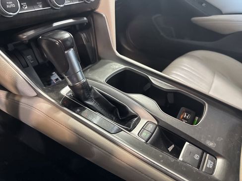 Used 2018 Honda Accord Touring image 24