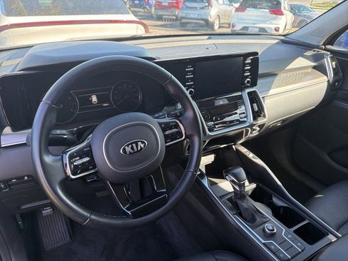 Certified 2021 Kia Sorento S image 9