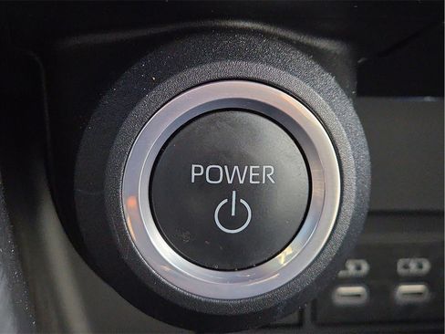 Used 2024 Toyota Venza Limited image 23