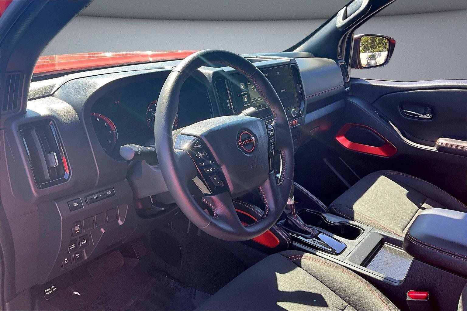 Used 2025 Nissan Frontier PRO-4X AWD/4WD image 18