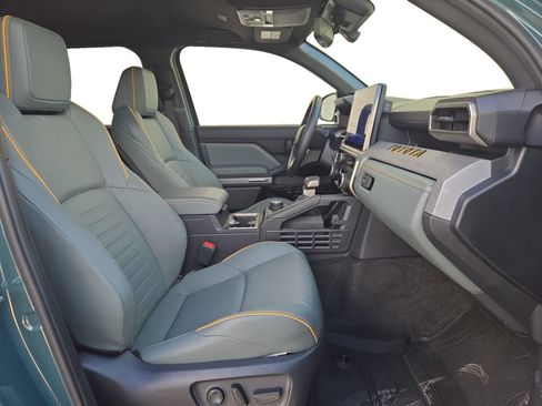 Used 2025 Toyota 4Runner Trailhunter AWD/4WD image 23