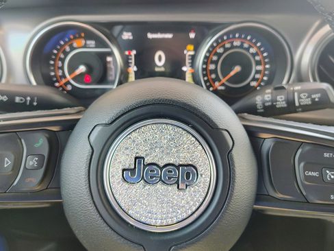 Used 2021 Jeep Wrangler Unlimited Sport AWD/4WD image 31