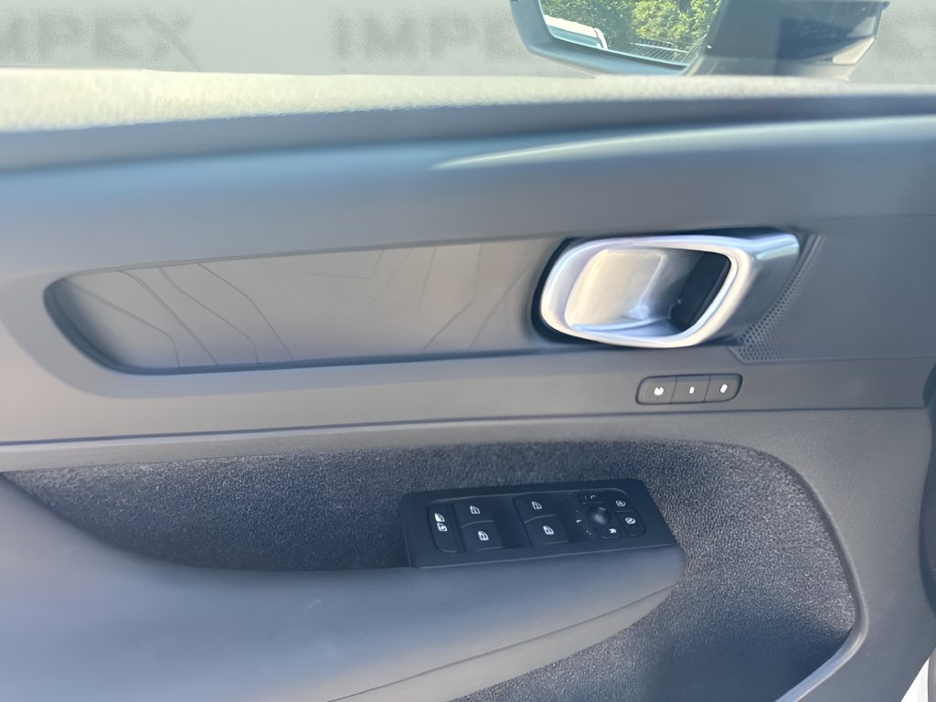 Used 2023 Volvo XC40 Recharge Plus AWD/4WD image 20