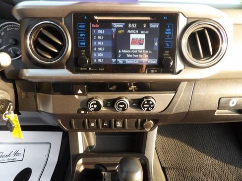 Used 2017 Toyota Tacoma TRD Sport image 17