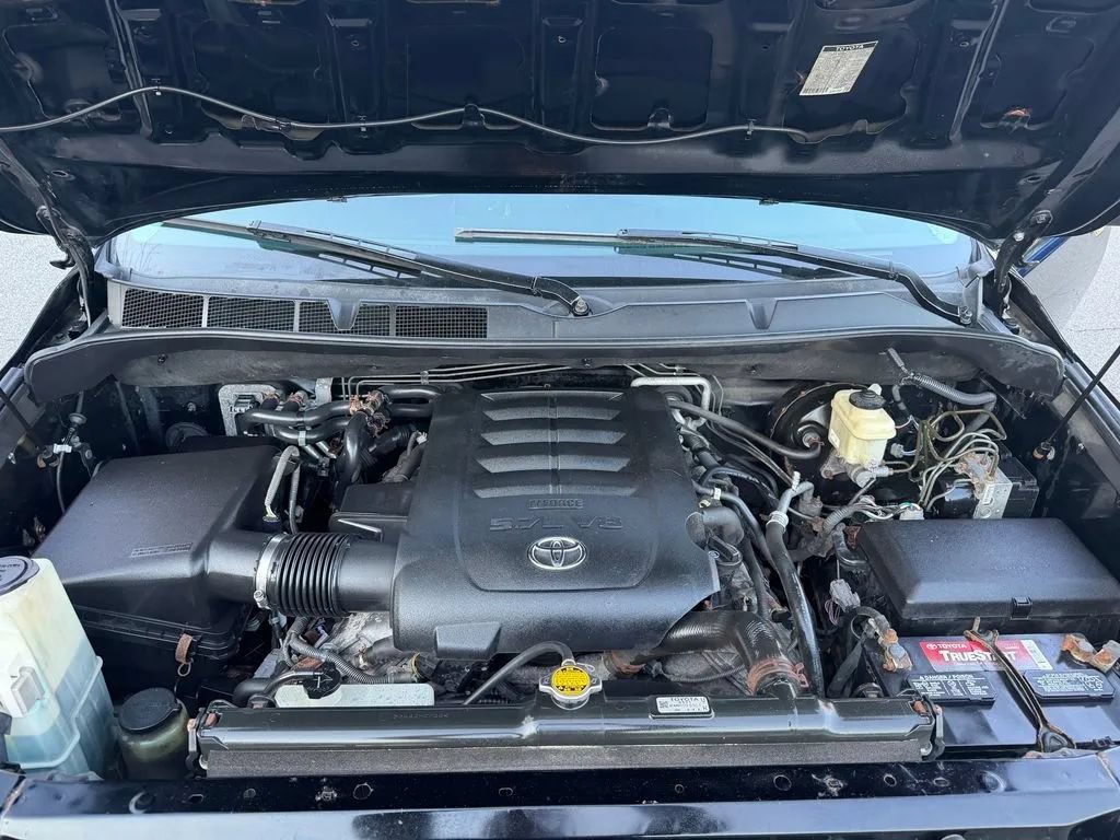 Used 2011 Toyota Sequoia Platinum AWD/4WD image 38