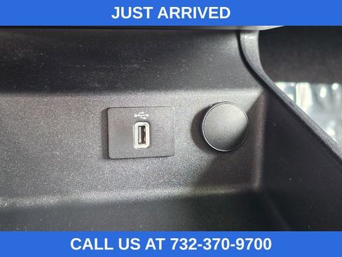 Used 2017 Ford Fusion SE w/ Equipment Group 201A FWD image 25