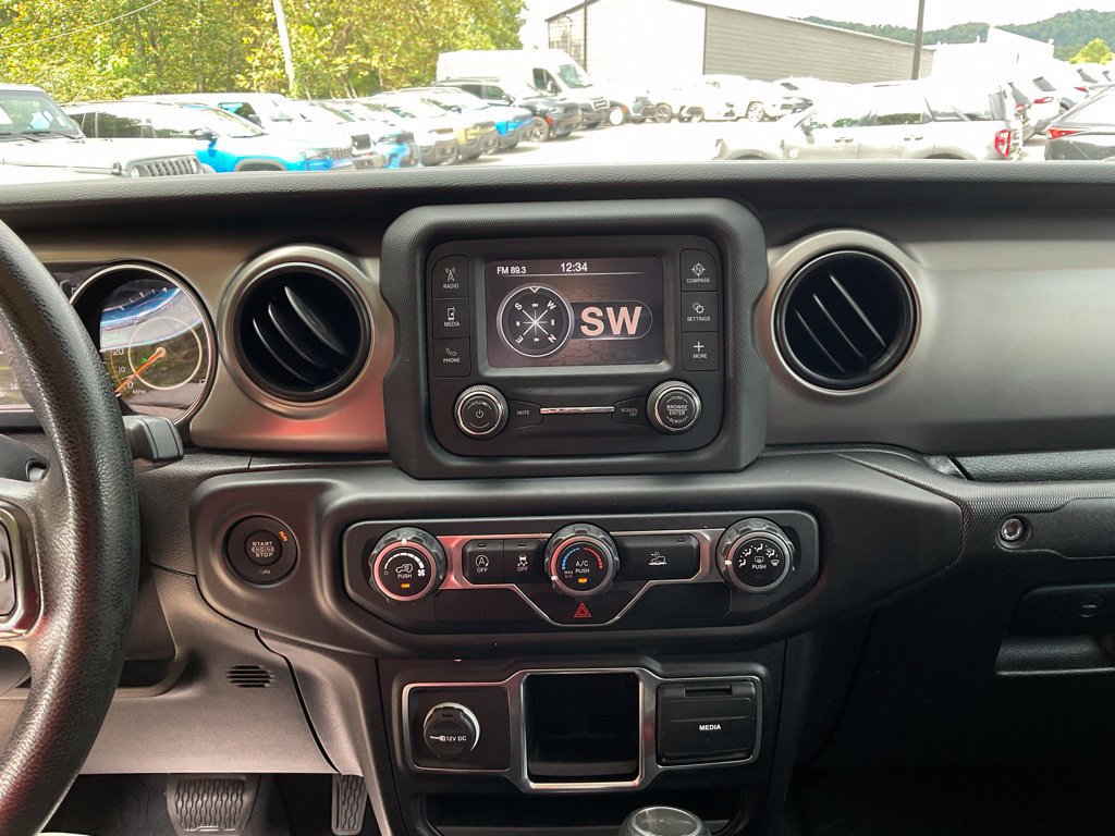 Used 2021 Jeep Gladiator Sport AWD/4WD image 16