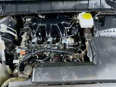 Used 2025 Nissan Pathfinder SV image 33