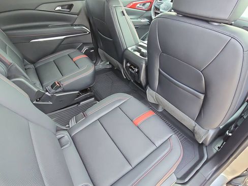 New 2026 Chevrolet Traverse RS w/ LPO, Floor Liner Package AWD/4WD image 11