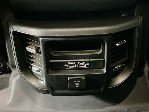 Used 2020 RAM 1500 Laramie w/ Off Road Group AWD/4WD image 25