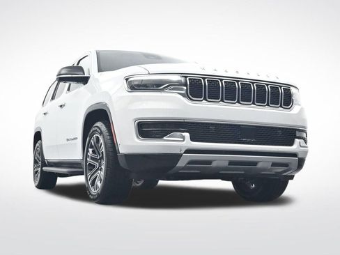 Used 2024 Jeep Wagoneer Series II w/ Flexible Seating Group image 23