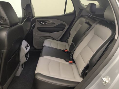 Used 2023 GMC Terrain SLT w/ Infotainment Package II image 18