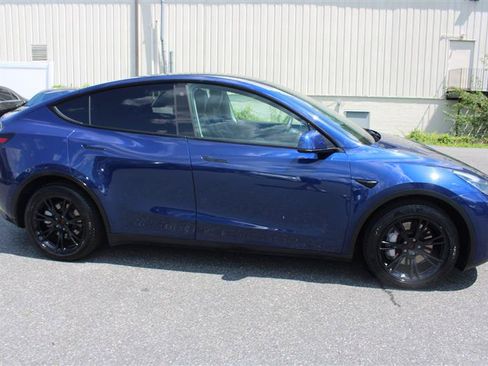 Used 2023 Tesla Model Y Long Range AWD/4WD image 8