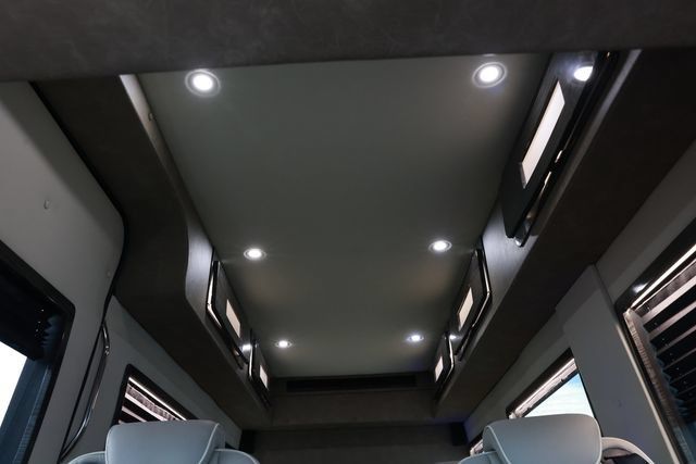 Used 2020 Mercedes-Benz Sprinter 2500 image 26