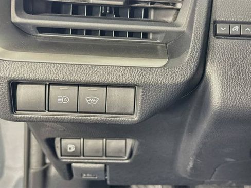 Certified 2025 Toyota Prius LE FWD image 11
