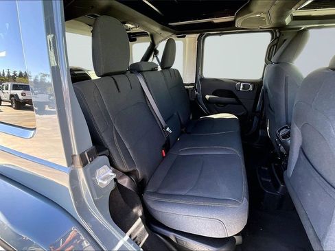 Certified 2025 Jeep Wrangler Unlimited Sahara w/ Safety Group image 18