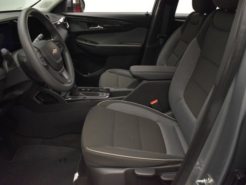 Used 2025 Chevrolet TrailBlazer LT FWD image 13