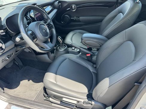 Used 2023 MINI Cooper 2-Door Hardtop FWD image 8