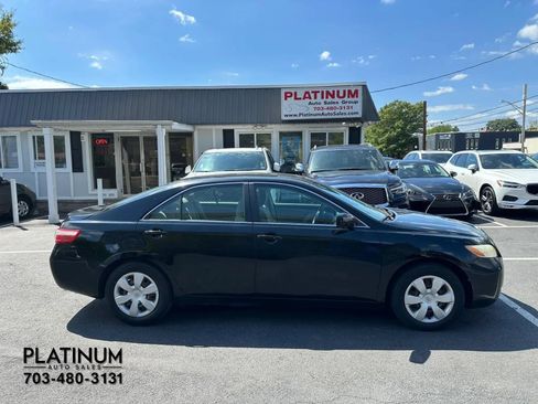 Used 2007 Toyota Camry LE FWD image 2