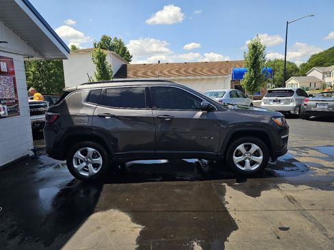 Used 2018 Jeep Compass Latitude w/ Popular Equipment Group AWD/4WD image 12