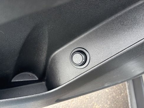 Used 2023 Chevrolet Equinox LT image 50