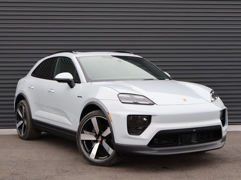 New 2026 Porsche Macan 4 Electric AWD/4WD image 7
