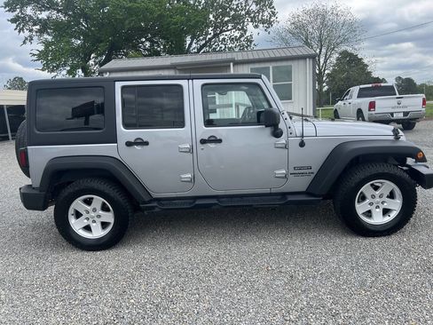 Used 2017 Jeep Wrangler Unlimited Sport w/ Quick Order Package 24S image 2