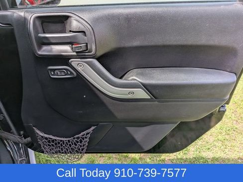 Used 2015 Jeep Wrangler Unlimited Rubicon w/ Dual Top Group AWD/4WD image 32