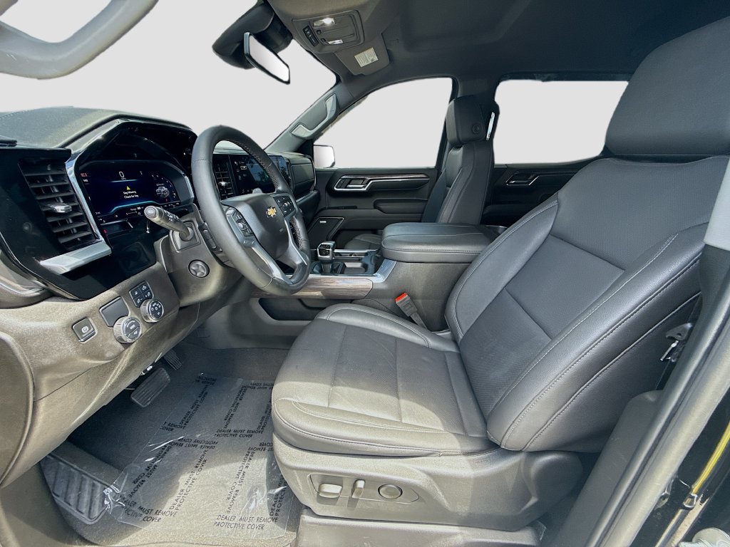 Used 2024 Chevrolet Silverado 1500 LTZ RWD image 18