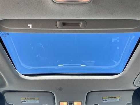 Used 2024 Hyundai Venue SEL image 31