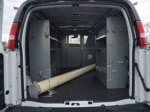 Used 2021 GMC Savana 3500 w/ Driver Convenience Package image 15