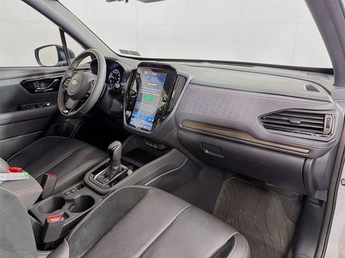 Used 2025 Subaru Forester Touring AWD/4WD image 30