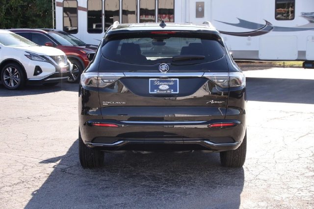 Used 2022 Buick Enclave Avenir w/ Avenir Technology Package AWD/4WD image 6