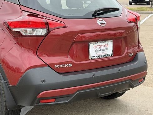 Used 2020 Nissan Kicks SR image 6