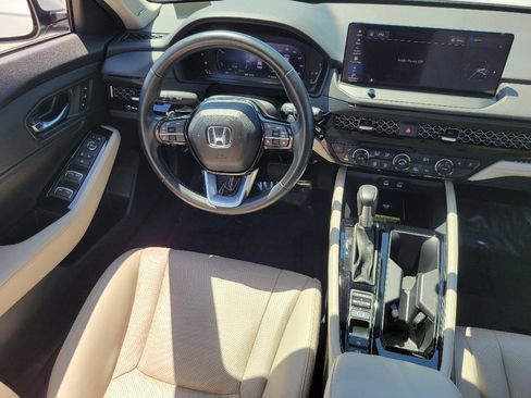 Used 2024 Honda Accord Touring image 11
