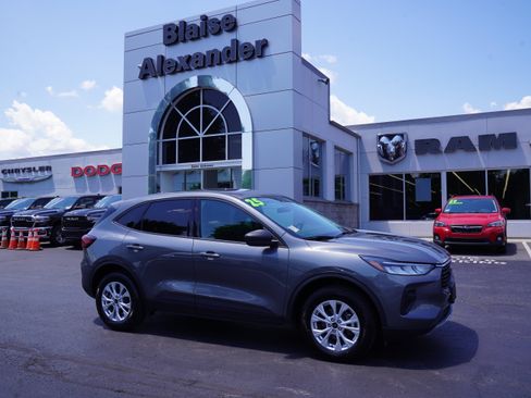 Used 2025 Ford Escape Active AWD/4WD image 1