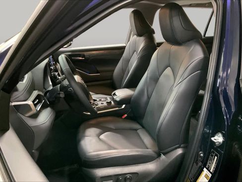 Used 2022 Toyota Highlander Limited AWD/4WD image 8
