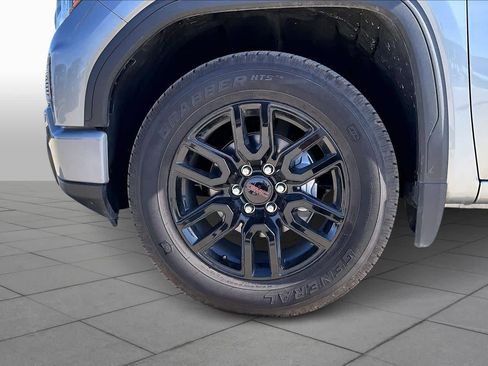 Used 2025 GMC Sierra 1500 Elevation image 11
