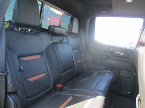 Used 2022 GMC Sierra 1500 AT4 w/ AT4 Preferred Package AWD/4WD image 23