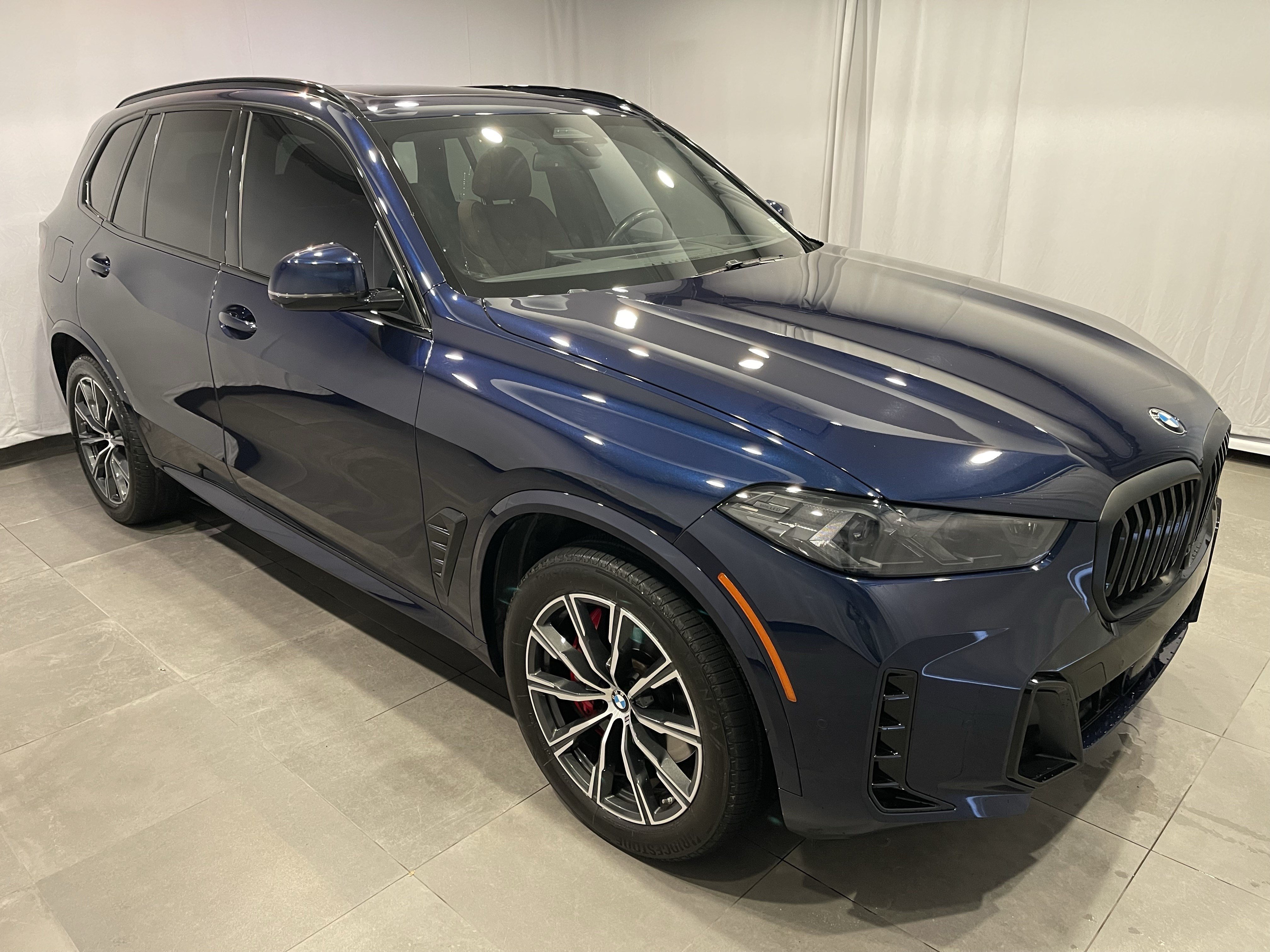 Certified 2025 BMW X5 xDrive40i w/ M Sport Package AWD/4WD image 3