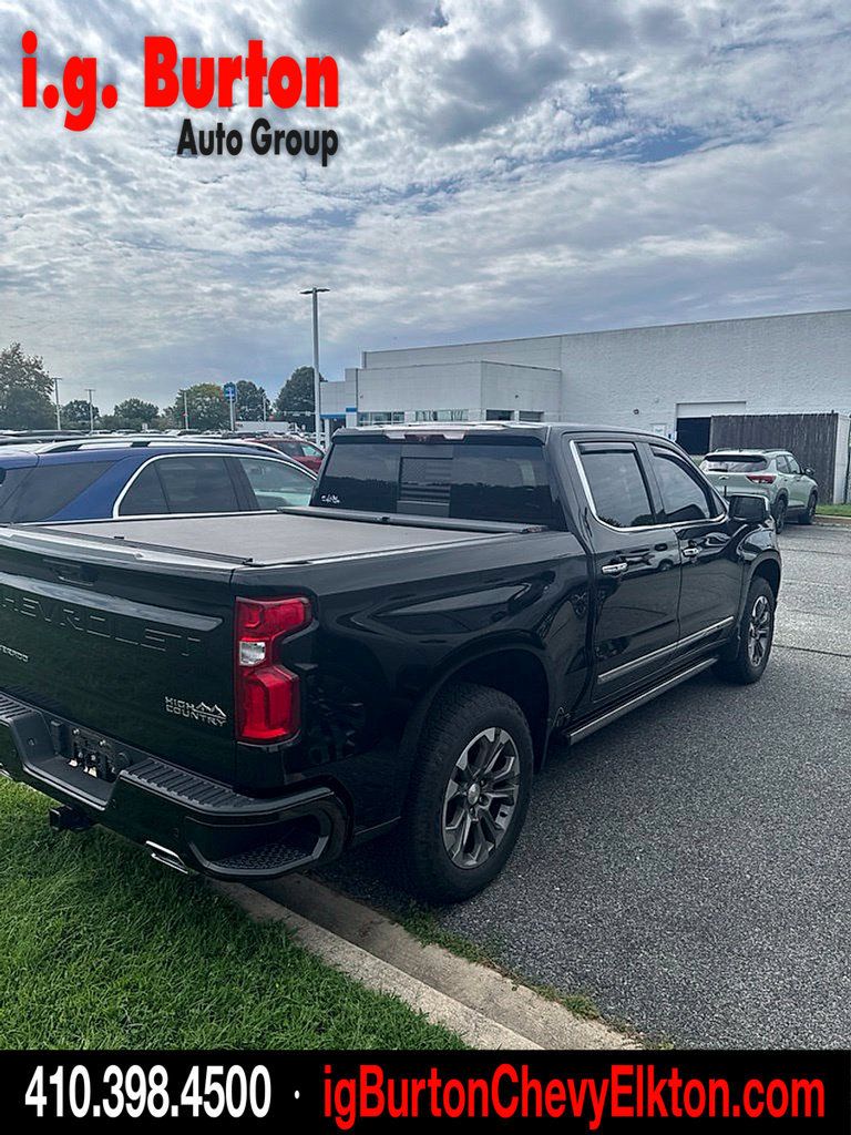 Used 2022 Chevrolet Silverado 1500 High Country w/ Technology Package AWD/4WD image 7