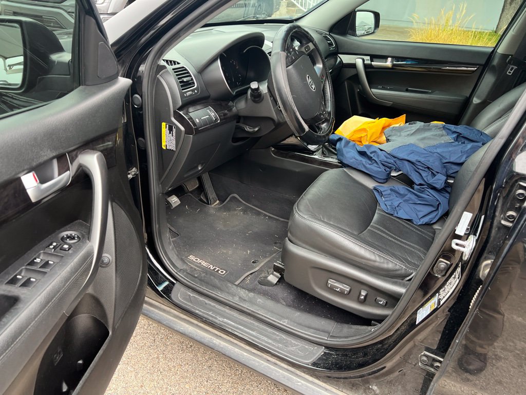 Used 2014 Kia Sorento LX w/ Premium Package FWD image 5