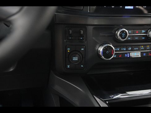 Used 2026 Ford F250 Lariat w/ Black Appearance Package AWD/4WD image 16
