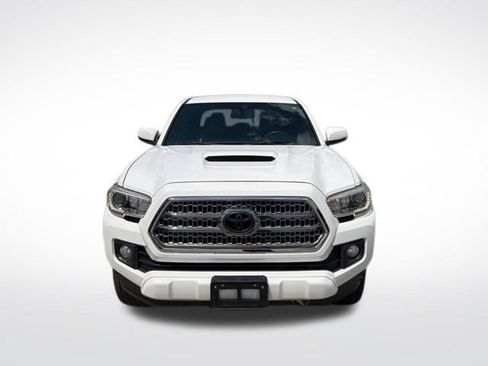 Used 2017 Toyota Tacoma TRD Sport w/ Tow Package RWD image 8